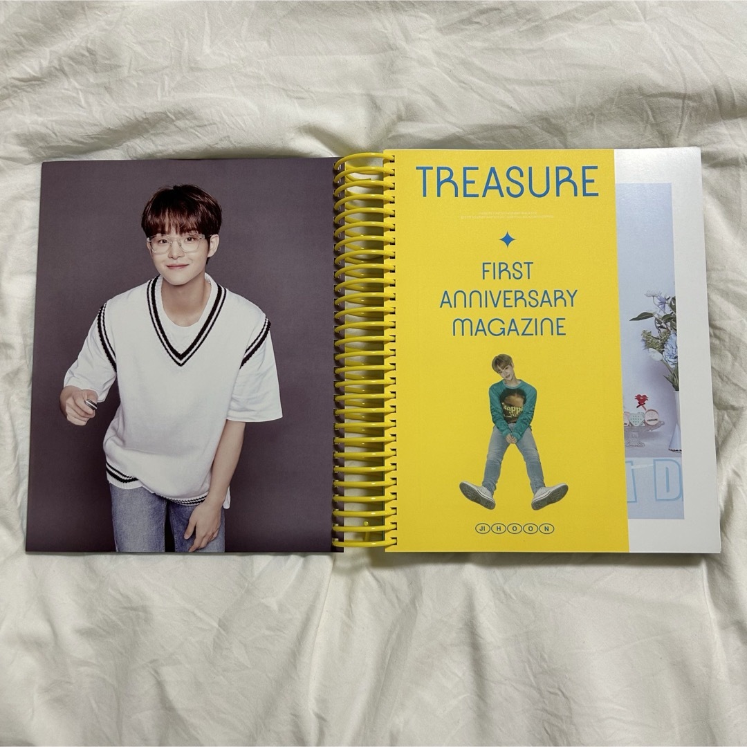 TREASURE(トレジャー)のTREASURE FIRST ANNIVERSARY MAGAZINE エンタメ/ホビーのCD(K-POP/アジア)の商品写真