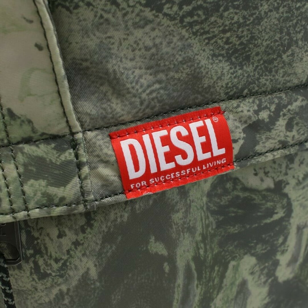 DIESEL(ディーゼル)のディーゼル バックパック X09371　P5585　T7459 グリーン系 メンズのバッグ(バッグパック/リュック)の商品写真