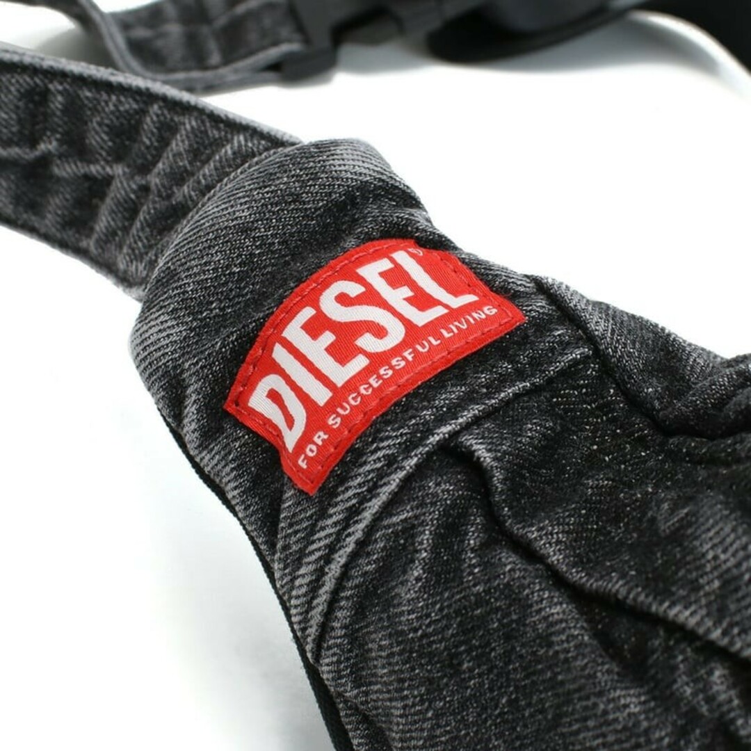 DIESEL(ディーゼル)のディーゼル ボディバッグ X09379　P5573　T8013 グレー系 メンズのバッグ(ボディーバッグ)の商品写真