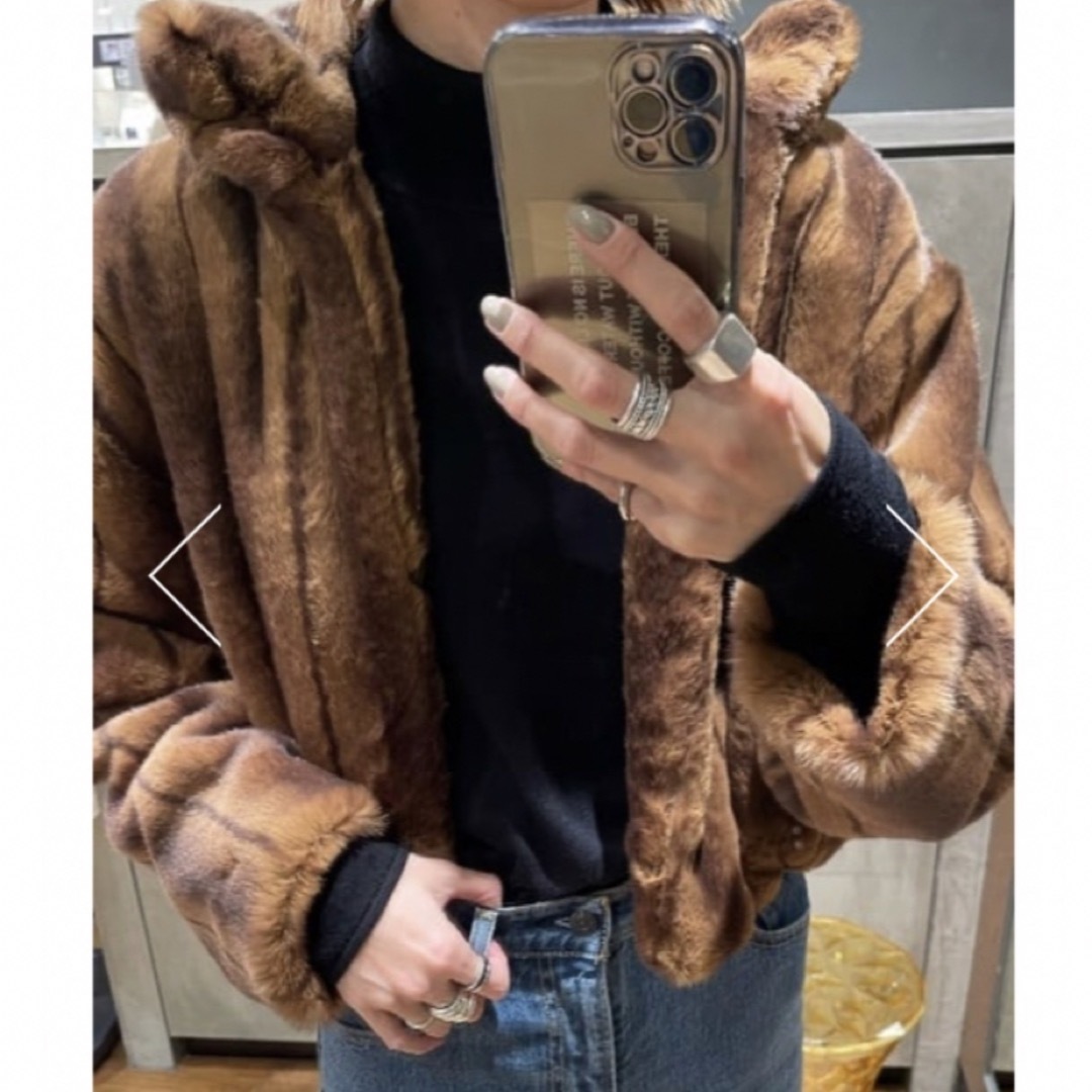 moussy(マウジー)の中町綾着用♡MOUSSY FAUX FUR STAND COLLAR ジャケット レディースのジャケット/アウター(毛皮/ファーコート)の商品写真