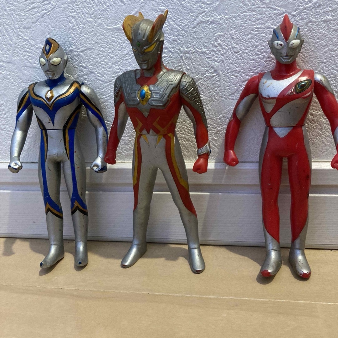 ウルトラマン　フィギュア　3体 エンタメ/ホビーのフィギュア(特撮)の商品写真