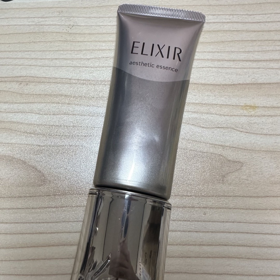 ELIXIR(エリクシール)の♡新品・未使用品♡資生堂　エリクシール　エステティックエッセンス　40g コスメ/美容のスキンケア/基礎化粧品(美容液)の商品写真