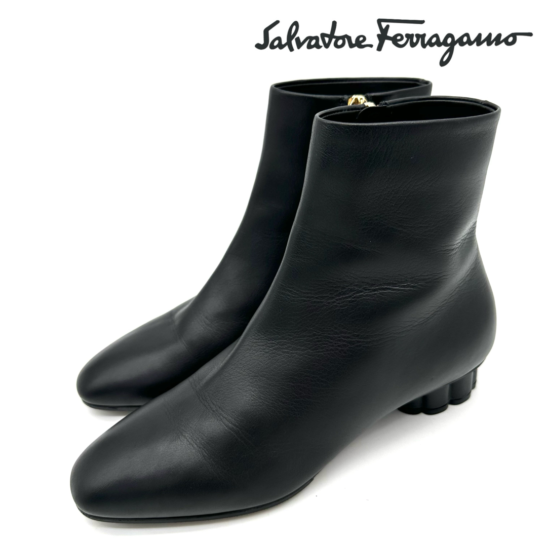 Salvatore Ferragamo - 〈美品〉Ferragamo フェラガモ【22cm】サイド