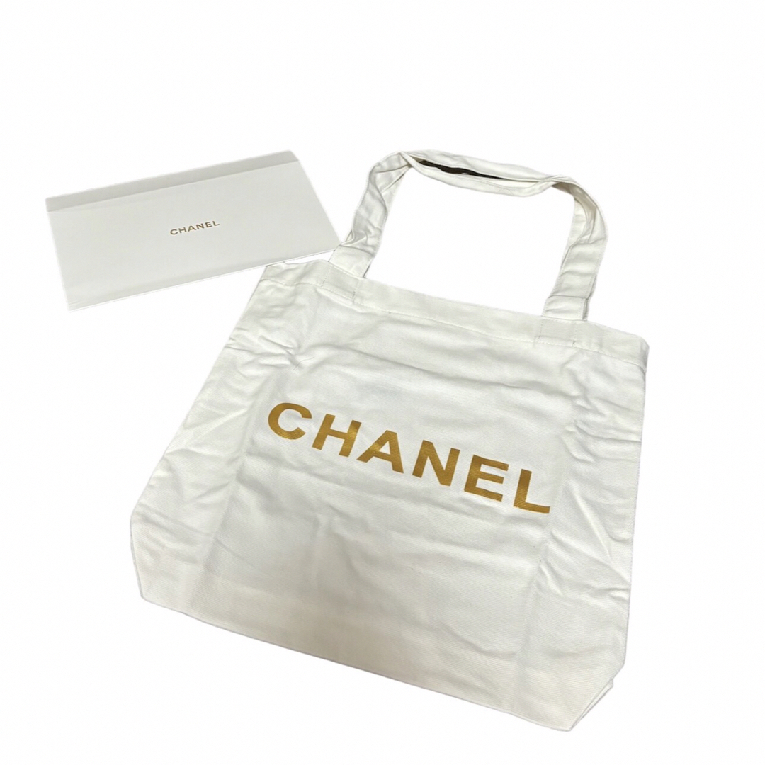 CHANEL(シャネル)の【送料無料】CHANEL シャネル トートバッグ 非売品 箱付き 新品 レディースのバッグ(トートバッグ)の商品写真