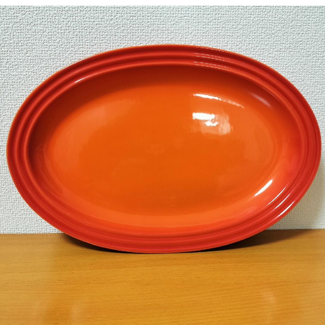 LE CREUSET(ルクルーゼ)のル·クルーゼ LE CREUSET オーバルプレート 30cm インテリア/住まい/日用品のキッチン/食器(食器)の商品写真