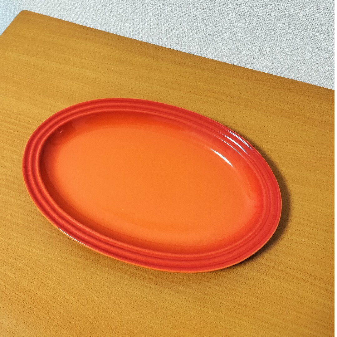 LE CREUSET(ルクルーゼ)のル·クルーゼ LE CREUSET オーバルプレート 30cm インテリア/住まい/日用品のキッチン/食器(食器)の商品写真