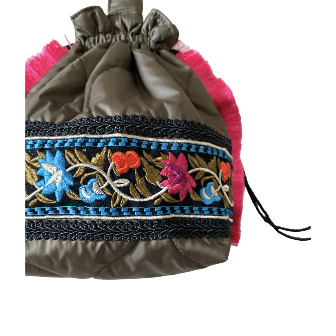 ヘチマキルティングとインド刺繍の巾着バッグ  ピンク fringe ハンドメイドのファッション小物(バッグ)の商品写真