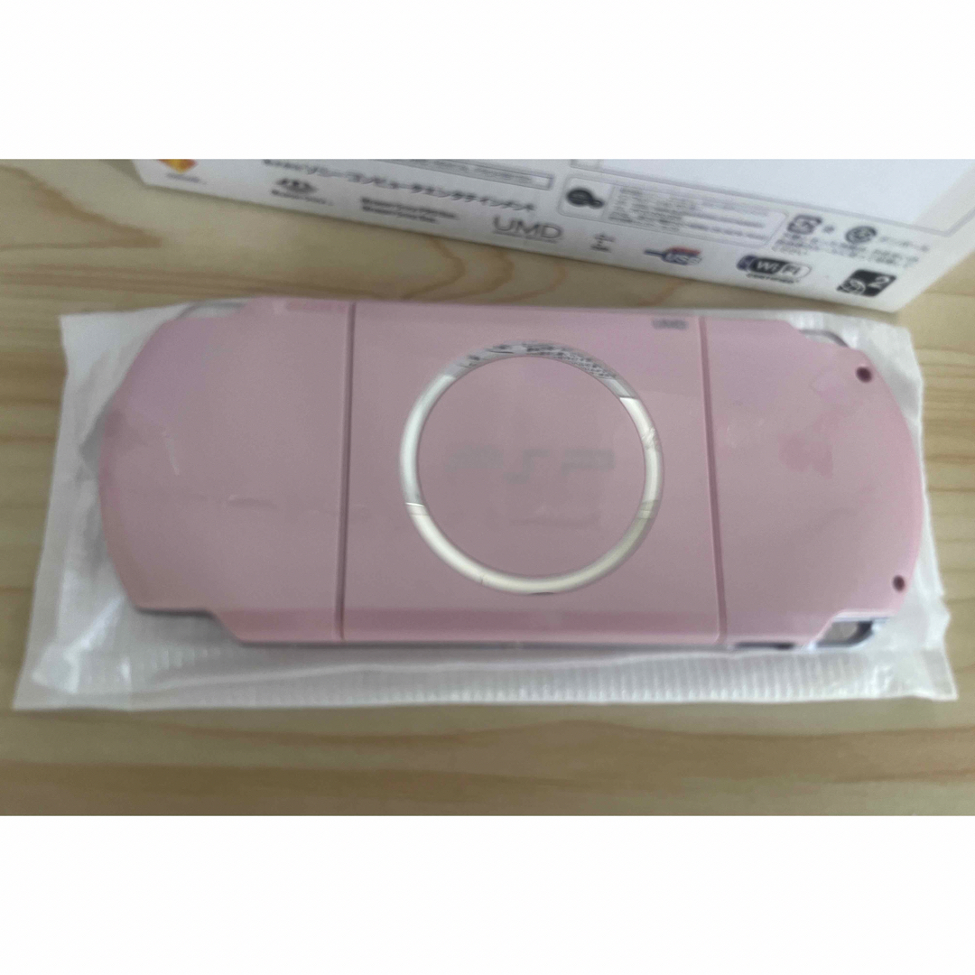 PlayStation Portable(プレイステーションポータブル)のpsp-3000 ピンク　 エンタメ/ホビーのゲームソフト/ゲーム機本体(携帯用ゲーム機本体)の商品写真