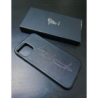 ヨウジヤマモト(Yohji Yamamoto)のyohji yamamoto discord スマホケース(iPhoneケース)