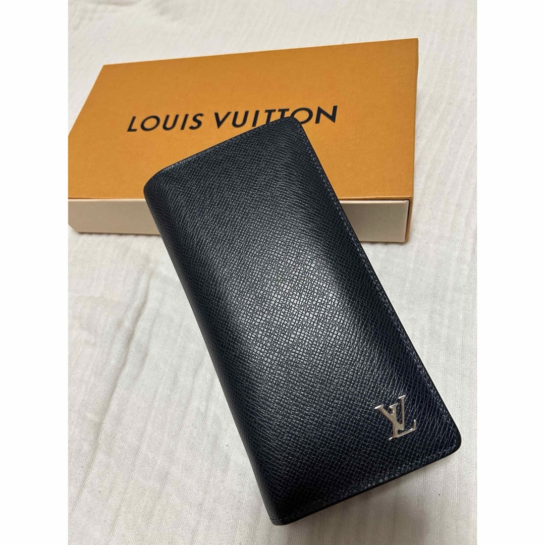 LOUIS VUITTON(ルイヴィトン)のルイヴィトン　長財布　ポルトフォイユ・ブラザ タイガ メンズのファッション小物(長財布)の商品写真