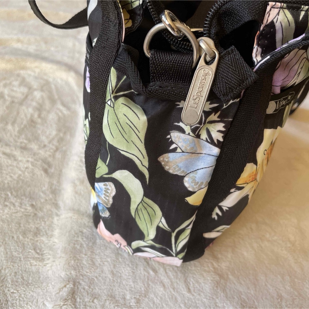 LeSportsac(レスポートサック)の【美品】レスポートサック ショルダーバッグ レディース 8056 ボタニカル レディースのバッグ(ショルダーバッグ)の商品写真