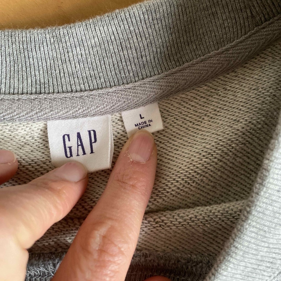 GAP(ギャップ)のGAP  裏毛　スウェット　トレーナー   クロップド　Ｌ レディースのトップス(トレーナー/スウェット)の商品写真