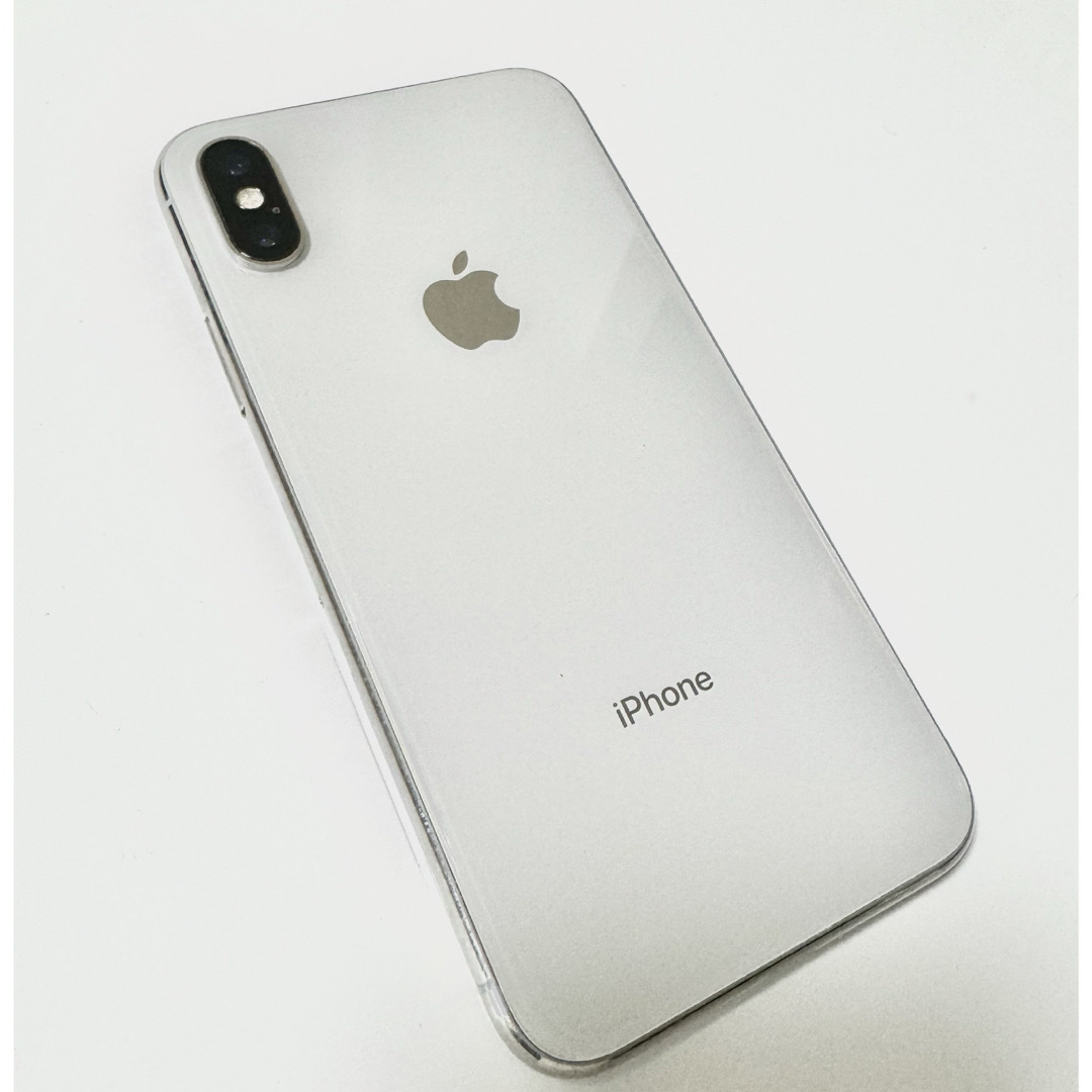 iPhone(アイフォーン)のiPhoneX 256GB docomo スマホ/家電/カメラのスマートフォン/携帯電話(スマートフォン本体)の商品写真