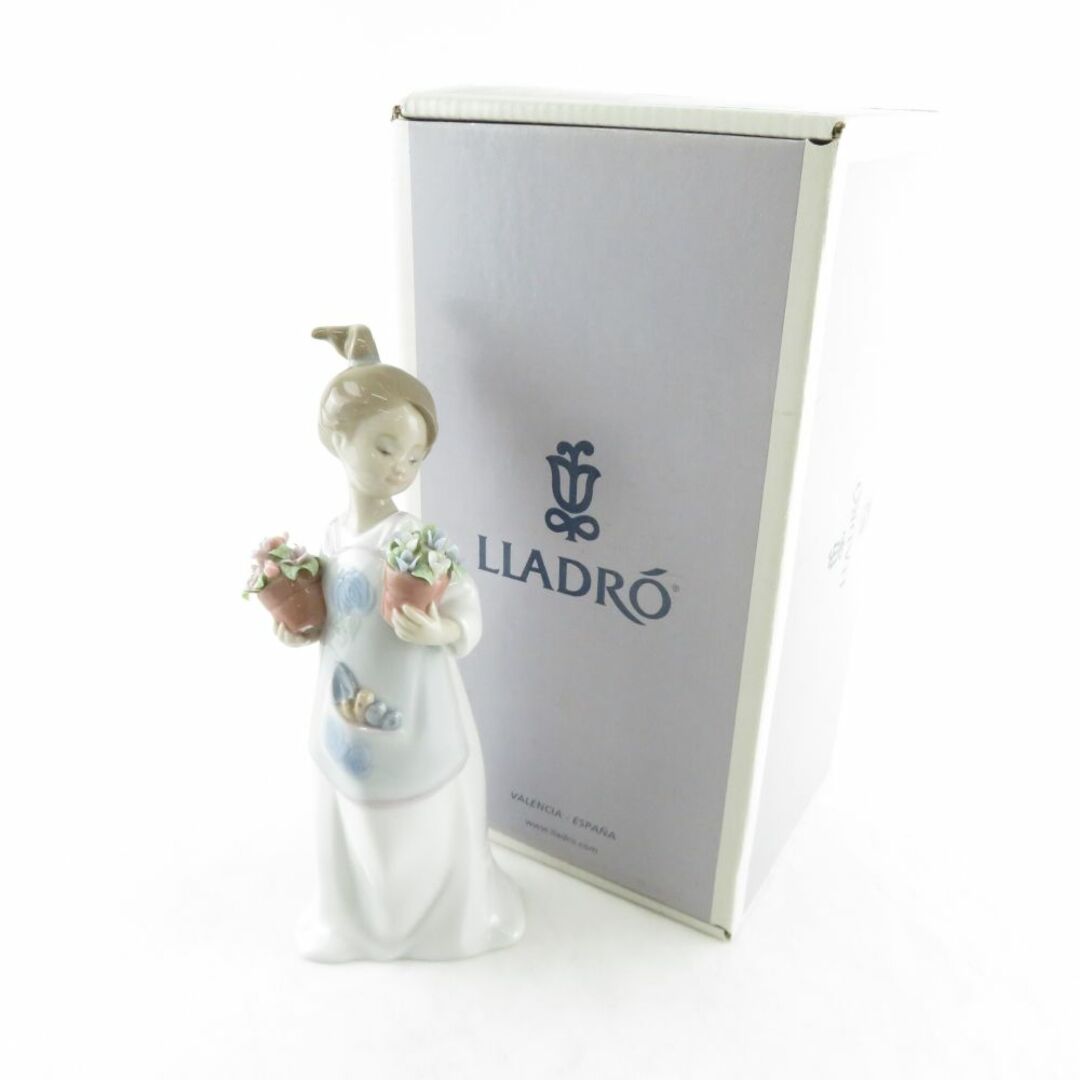 LLADRO リヤドロ 8186 植木鉢を持つ少女 フィギュリン 置物 ガーデニング 陶器人形 SU5097V置物