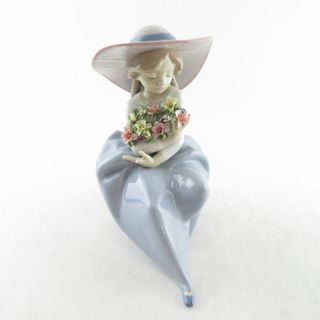 LLADRO リヤドロ 5862 花の香りに包まれて フィギュリン 置物 陶器人形 女性 フラワー 西洋陶磁 SU5145V (置物)