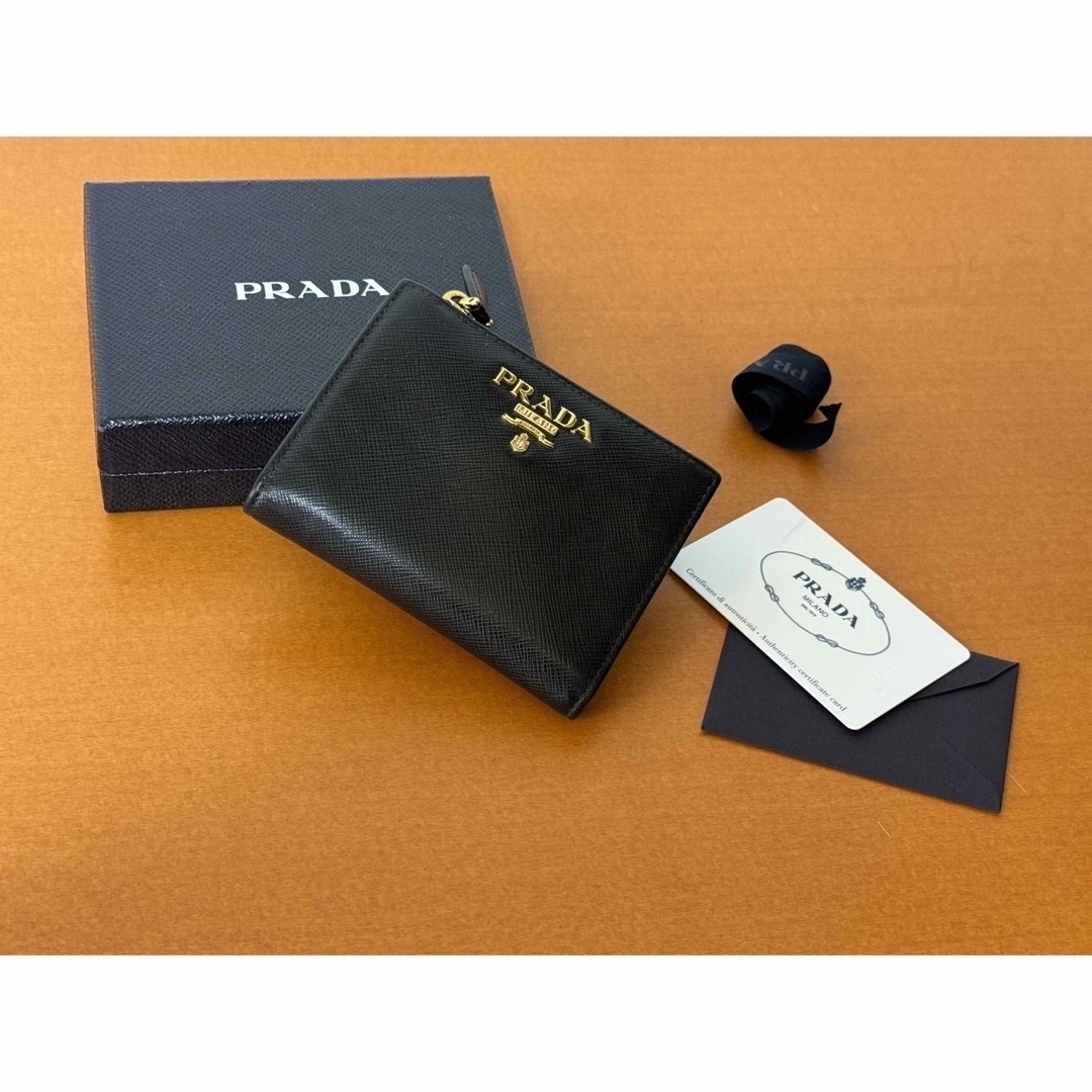 PRADA(プラダ)のPRADA サフィアーノ　パスケース付き二つ折り財布 レディースのファッション小物(財布)の商品写真