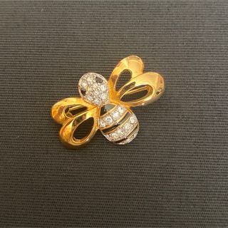 スワロフスキー(SWAROVSKI)のスワロフスキー　蜂　BEE ブローチ(ブローチ/コサージュ)