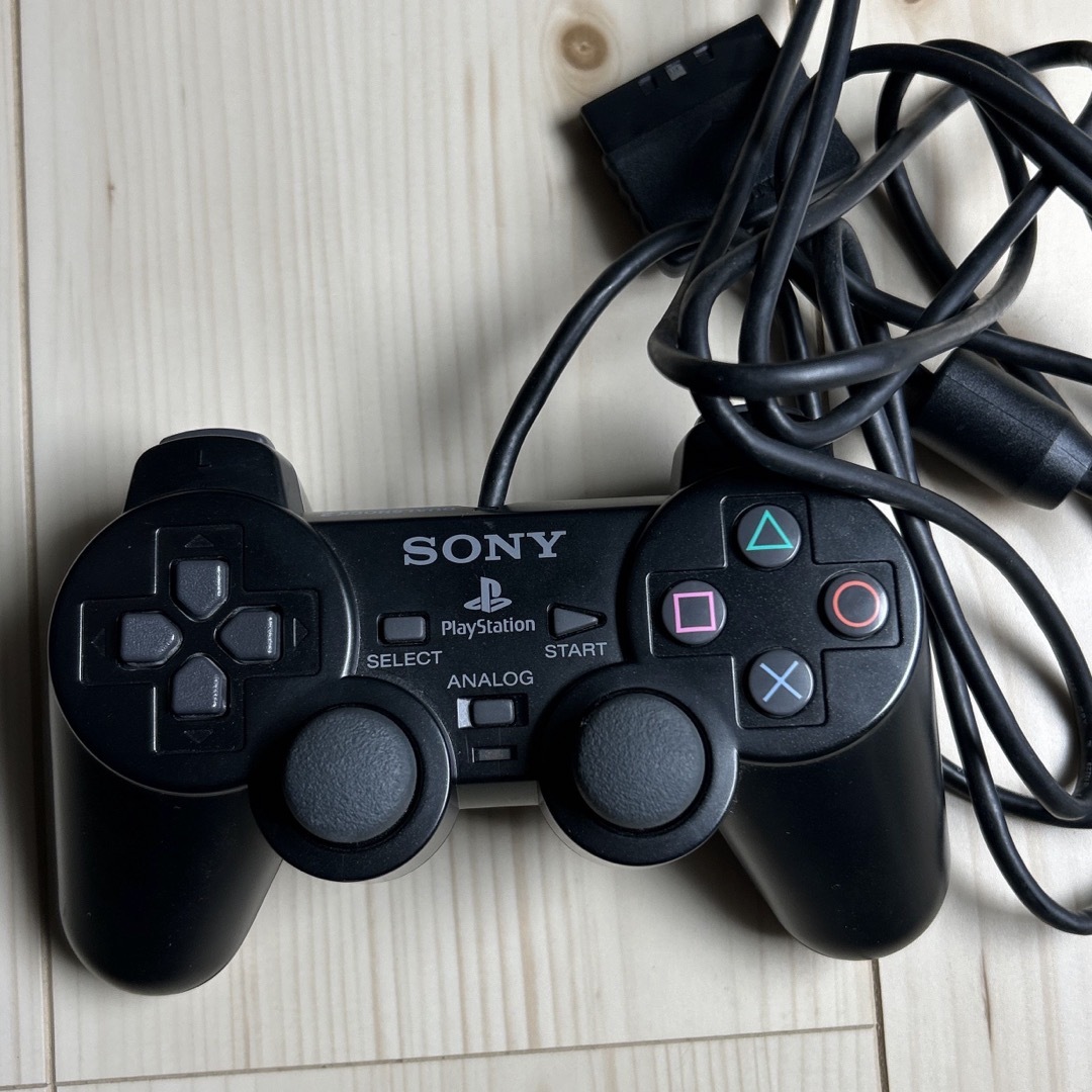 PlayStation2(プレイステーション2)のPlayStation2  ジャンク品　PS2 プレステ2 エンタメ/ホビーのゲームソフト/ゲーム機本体(家庭用ゲーム機本体)の商品写真