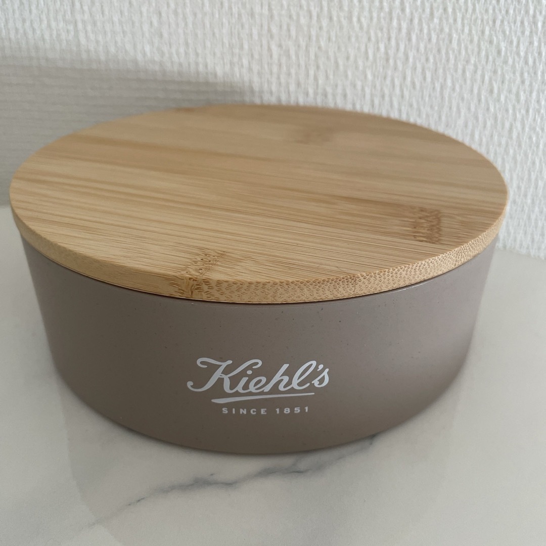 Kiehl's(キールズ)のキールズ　オリジナル　ラウンドミラーケース ハンドメイドのインテリア/家具(インテリア雑貨)の商品写真