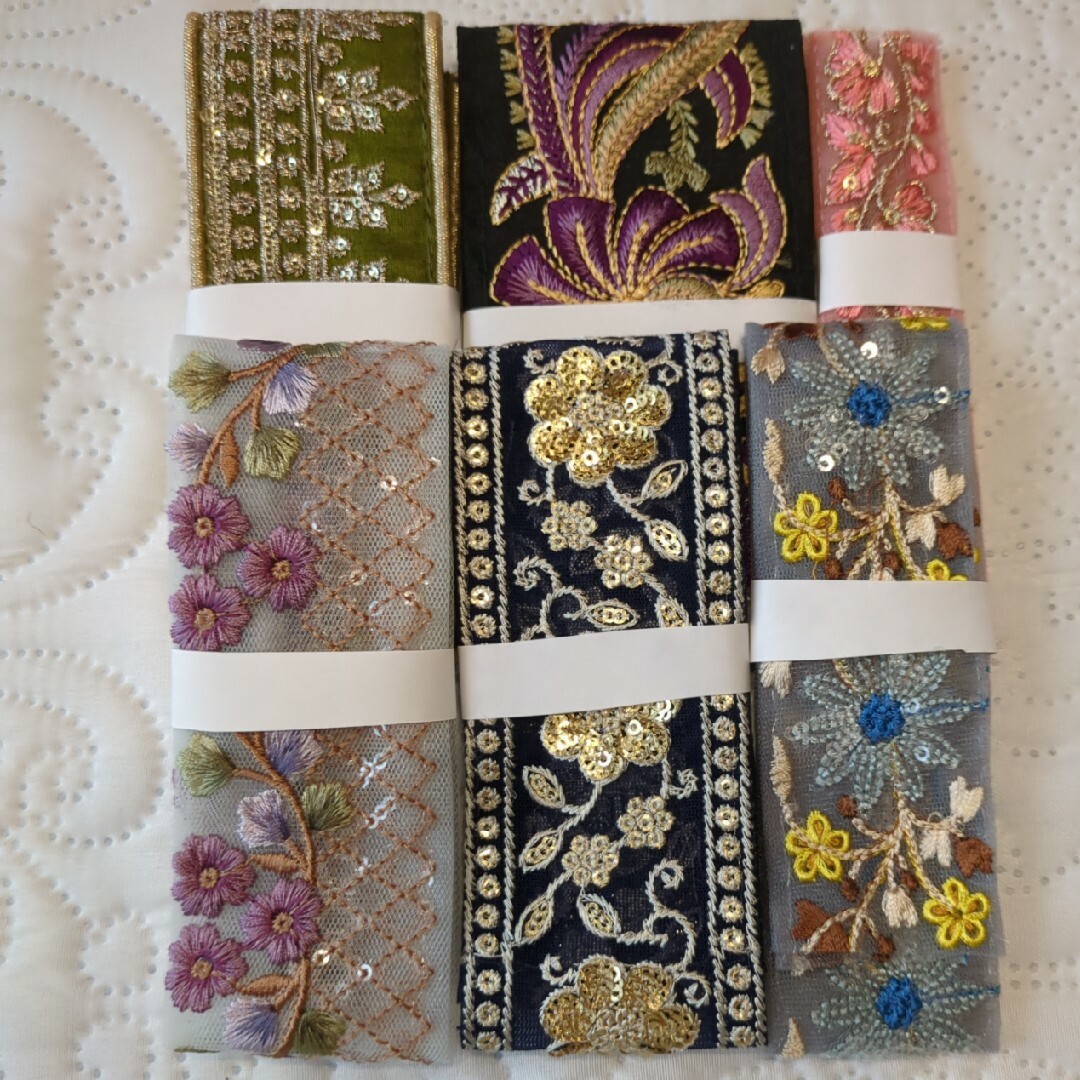 インド刺繍リボン　54 ハンドメイドの素材/材料(生地/糸)の商品写真