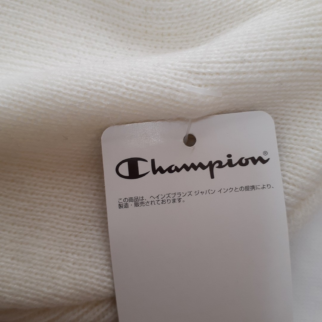 Champion(チャンピオン)の期間限定sale！新品　チャンピオン　ニット帽　メンズ　レディース　白　ホワイト メンズの帽子(ニット帽/ビーニー)の商品写真