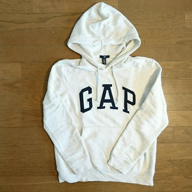 GAP(ギャップ)のGAP フード トレーナー 美品 レディースのトップス(トレーナー/スウェット)の商品写真