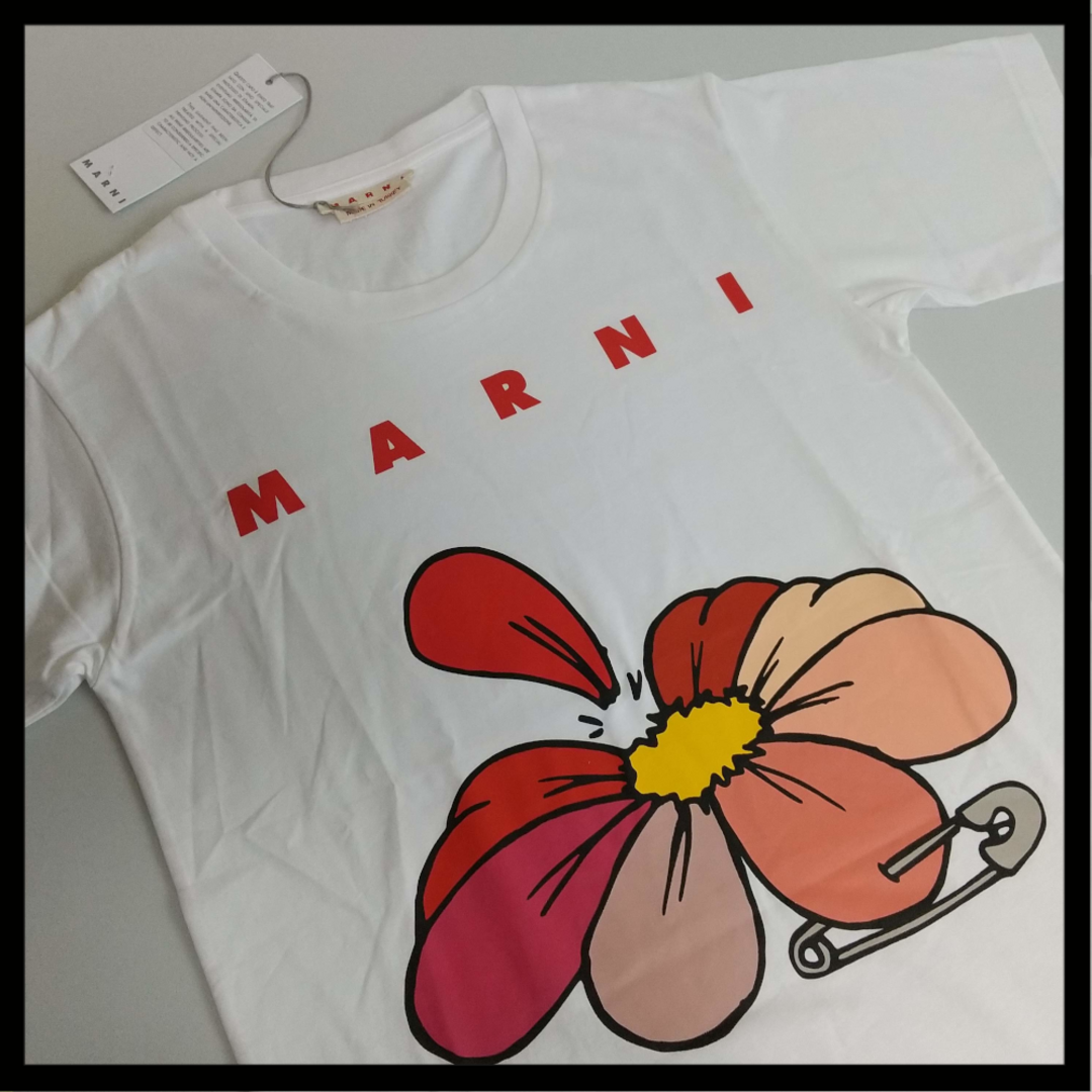 Marni(マルニ)の新品未使用 MARNI Tシャツ マルニ＆フラワープリント レディースのトップス(Tシャツ(半袖/袖なし))の商品写真