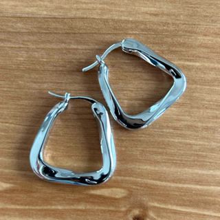 トライアングル　シルバーピアス(ピアス)