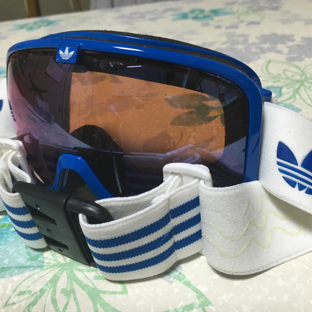 adidas(アディダス)のアディダスから発売されたスキー用ゴーグル スポーツ/アウトドアのスノーボード(アクセサリー)の商品写真