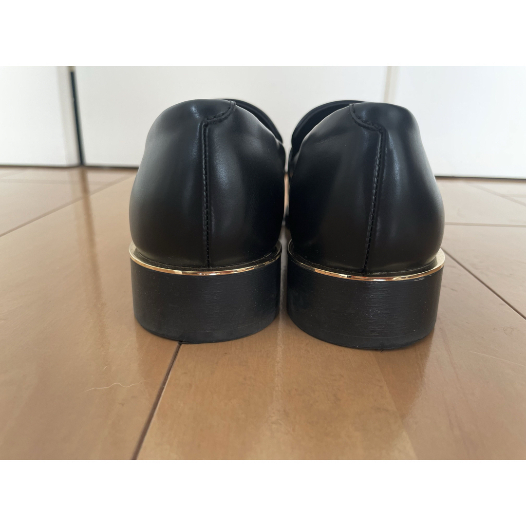 Charles and Keith(チャールズアンドキース)のSquare Toe Penny Loafers ローファー　23.5cm レディースの靴/シューズ(ローファー/革靴)の商品写真