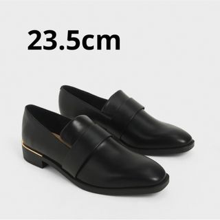 チャールズアンドキース(Charles and Keith)のSquare Toe Penny Loafers ローファー　23.5cm(ローファー/革靴)