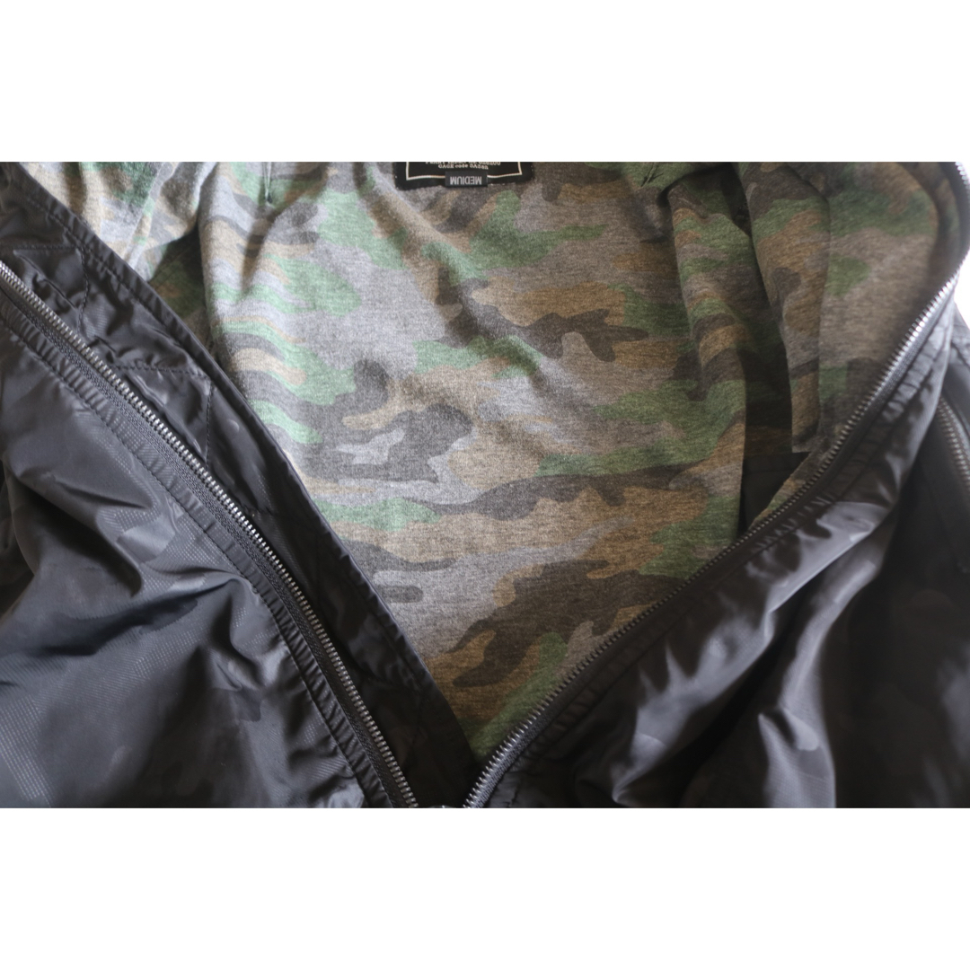 ALPHA INDUSTRIES(アルファインダストリーズ)の【ALPHA INDUSTRIES】美品　迷彩　ナイロンジャケット　黒　M★ メンズのジャケット/アウター(ミリタリージャケット)の商品写真