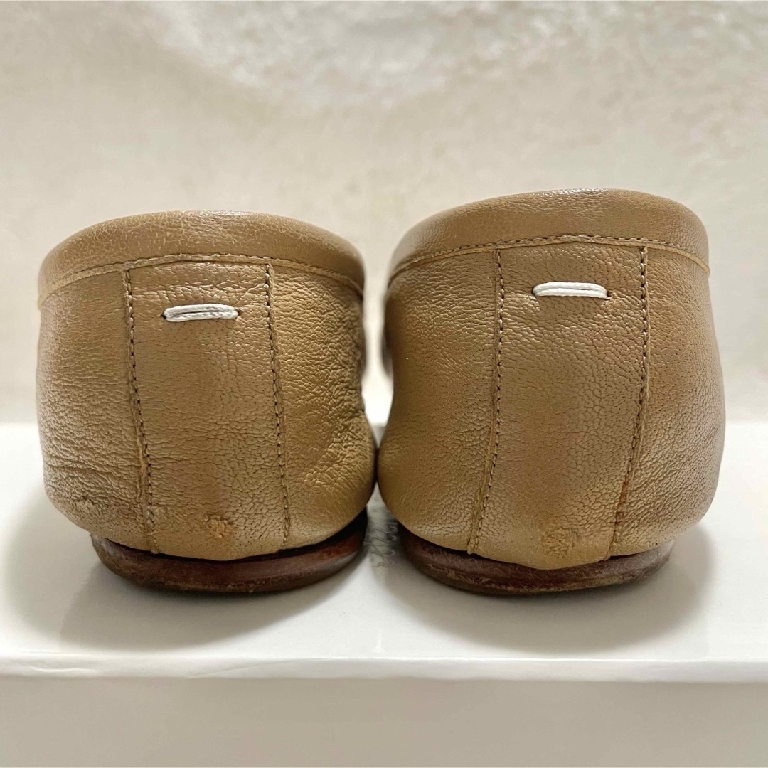 箱付 メゾンマルジェラ TABI レザー フラットシューズ 35 ベージュ 箱付 メゾンマルジェラ TABI レザー フラットシューズ 35 ベージュ