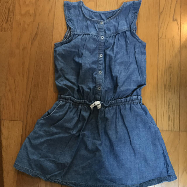 kids デニムワンピース キッズ/ベビー/マタニティのキッズ服女の子用(90cm~)(ワンピース)の商品写真