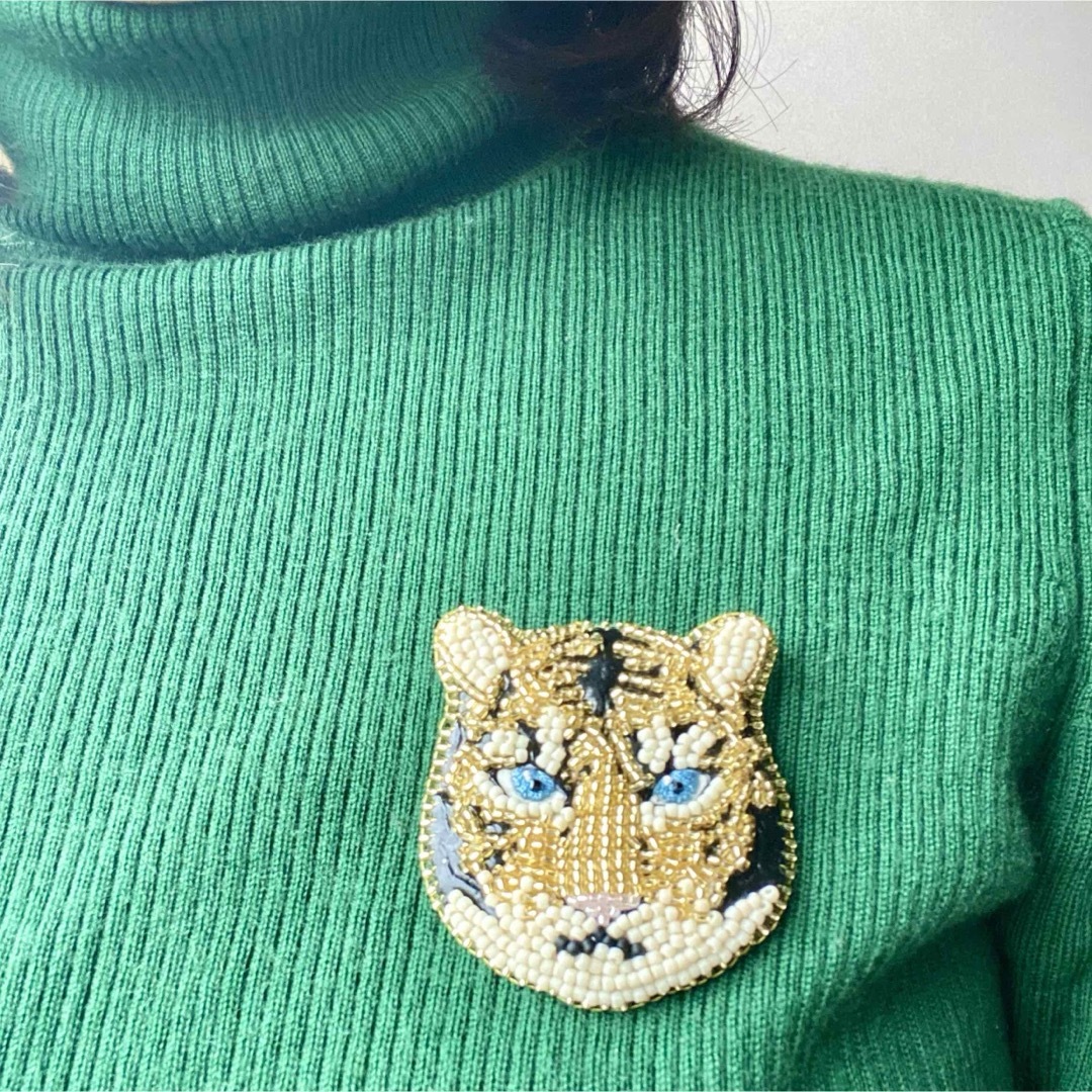 【ビーズ刺繍】虎のビーズブローチ　ハンドメイド ハンドメイドのアクセサリー(コサージュ/ブローチ)の商品写真