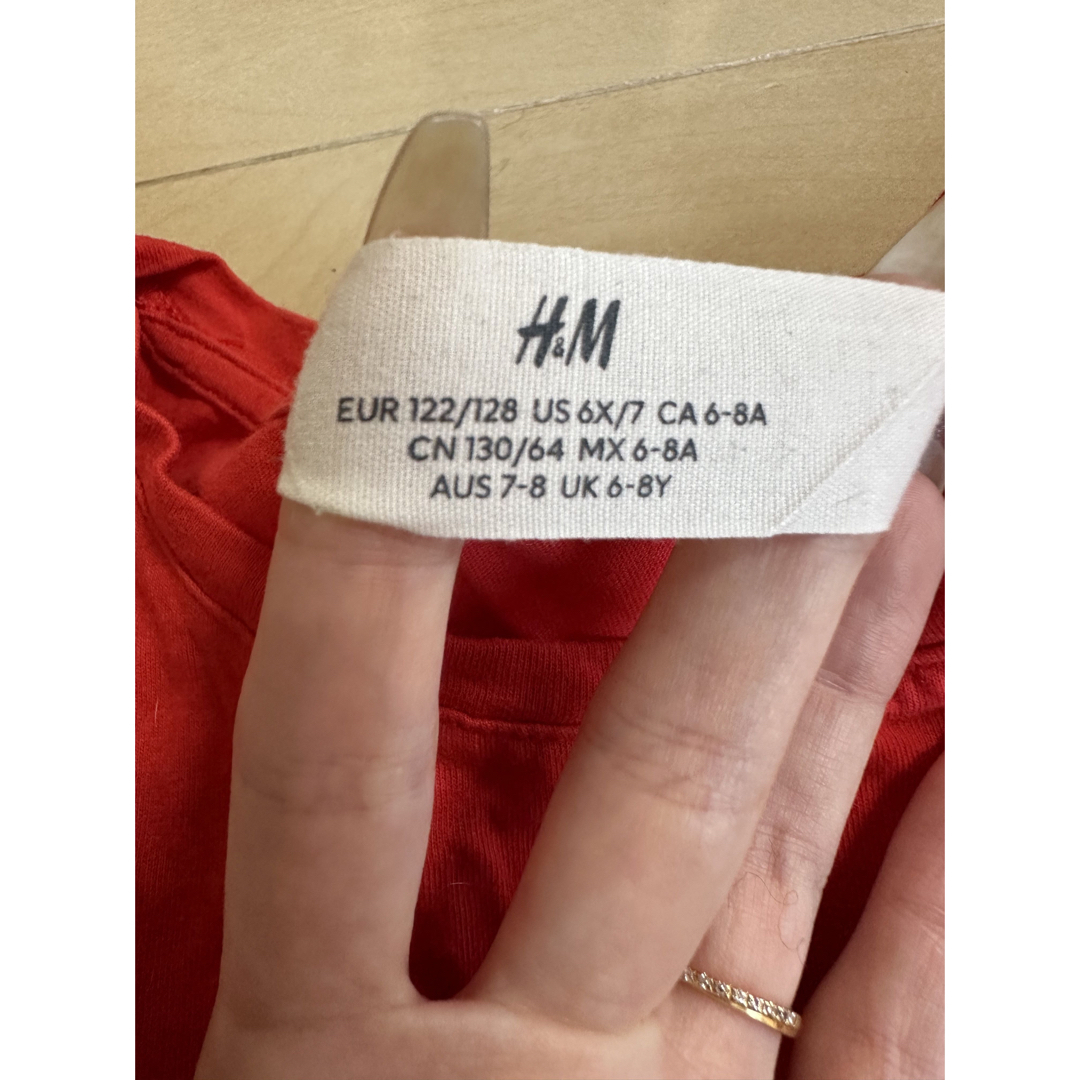 H&M(エイチアンドエム)のキッズトップス キッズ/ベビー/マタニティのキッズ服女の子用(90cm~)(Tシャツ/カットソー)の商品写真