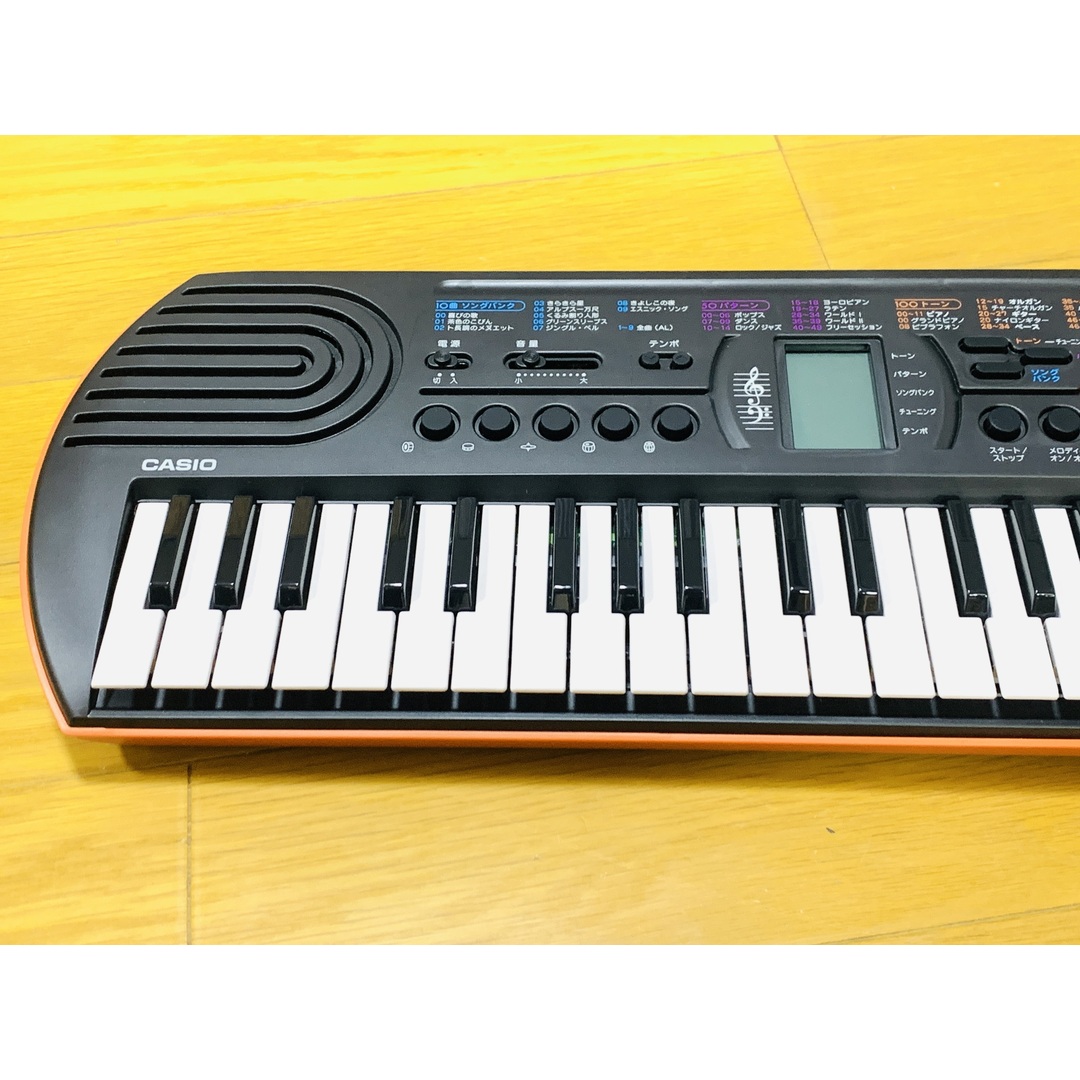 CASIO(カシオ)の美品■カシオ(CASIO) 電子キーボード SA-76 44ミニ鍵盤 ブラック&オレンジ リプロス 鍵盤楽器 器材 送料無料 楽器の鍵盤楽器(キーボード/シンセサイザー)の商品写真