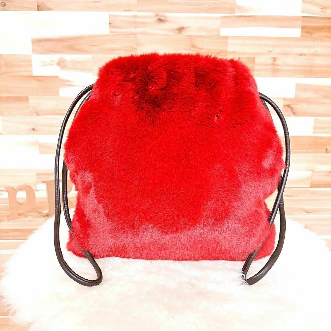fur fur(ファーファー)の美品【ファーファー】FURFUR フェイク ファー 巾着 ショルダーバッグ 赤 レディースのバッグ(ショルダーバッグ)の商品写真