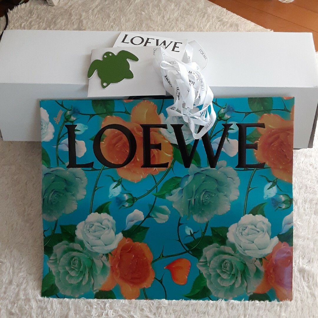 LOEWE(ロエベ)のLOEWE ロエベ ロエベ ベージュ 撥水 トレンチコート　サイズ34 レディースのジャケット/アウター(トレンチコート)の商品写真