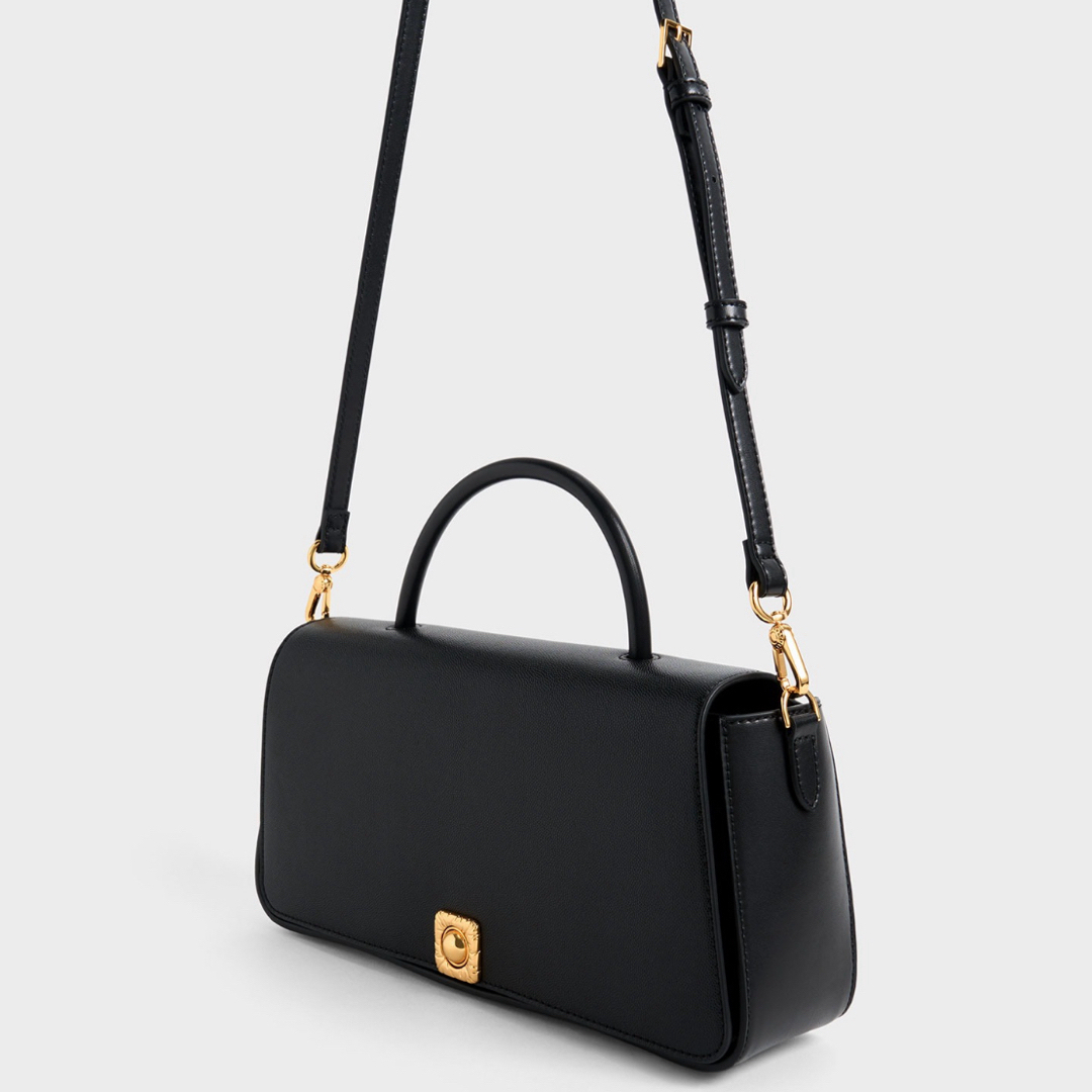 Charles and Keith(チャールズアンドキース)の【新品同様】CHARLES & KEITH チャールズアンドキース　バッグ レディースのバッグ(ショルダーバッグ)の商品写真