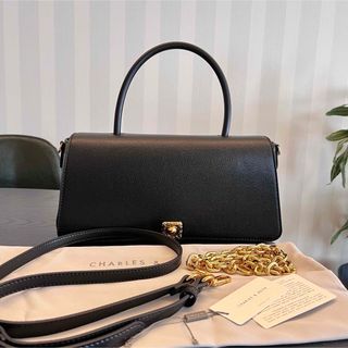 チャールズアンドキース(Charles and Keith)の【新品同様】CHARLES & KEITH チャールズアンドキース　バッグ(ショルダーバッグ)