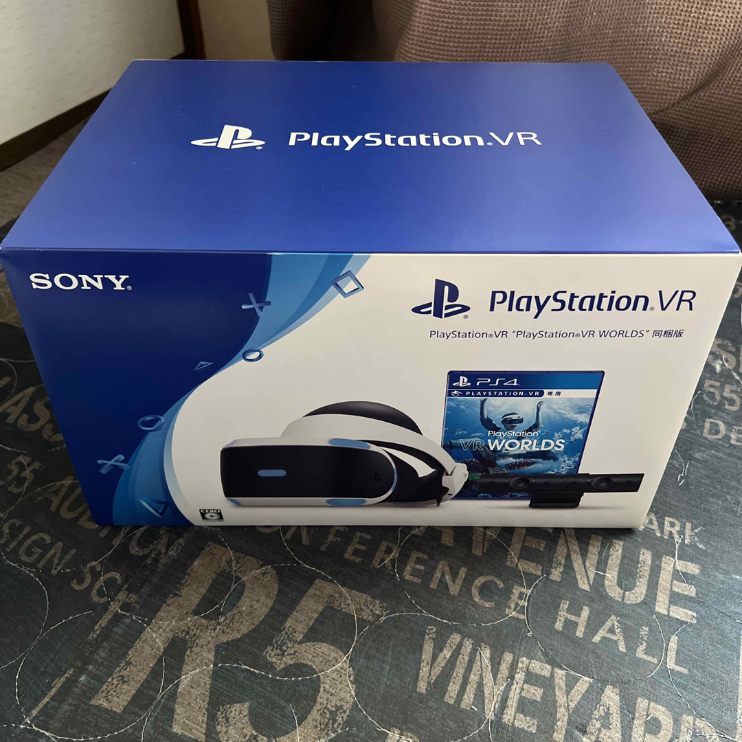 PlayStation VR(プレイステーションヴィーアール)のPlayStation VR CUH-ZVR2 エンタメ/ホビーのゲームソフト/ゲーム機本体(家庭用ゲーム機本体)の商品写真