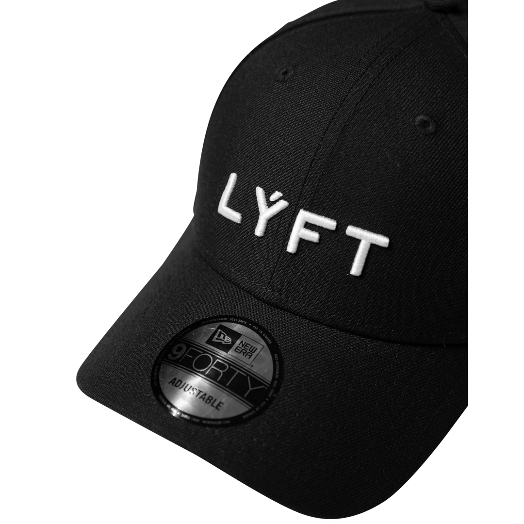 NEW ERA(ニューエラー)の【完売品】LÝFT × NEW ERA 9FORTY - BLACK メンズの帽子(キャップ)の商品写真