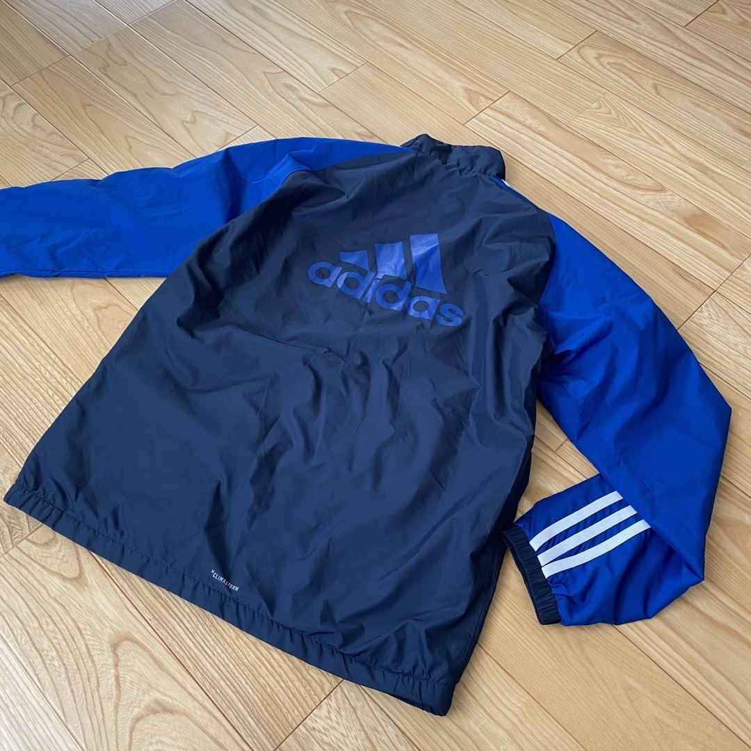 adidas(アディダス)の美品　アディダス　ナイロンジャケット　160cm スポーツ/アウトドアのサッカー/フットサル(ウェア)の商品写真