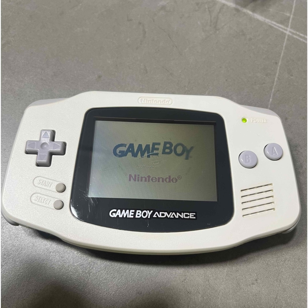 ゲームボーイアドバンス(ゲームボーイアドバンス)のGAMEBOY ADVANCE ホワイト エンタメ/ホビーのゲームソフト/ゲーム機本体(家庭用ゲーム機本体)の商品写真