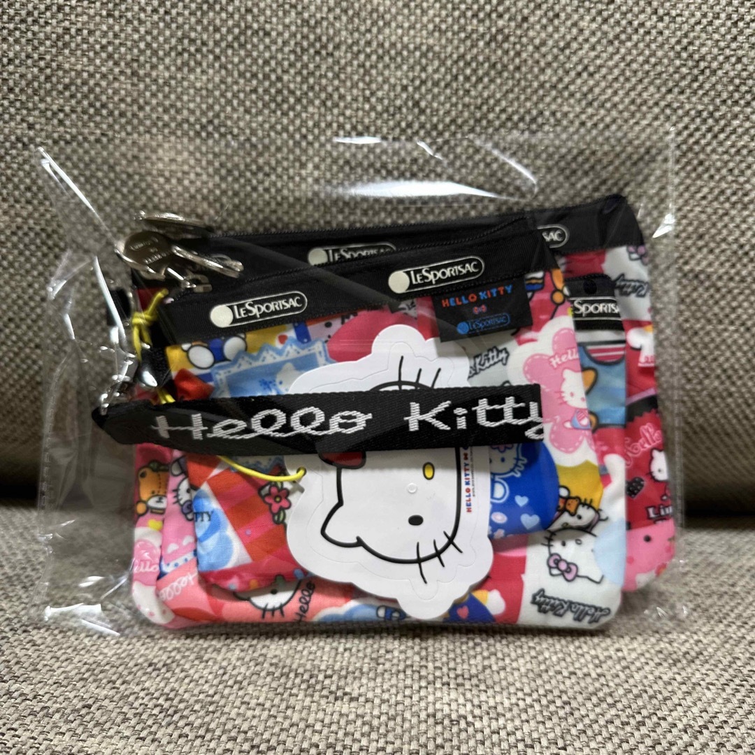 LeSportsac(レスポートサック)のレスポートサック  HELLOKITTY  ハローキティ 3連　ポーチ レディースのファッション小物(ポーチ)の商品写真