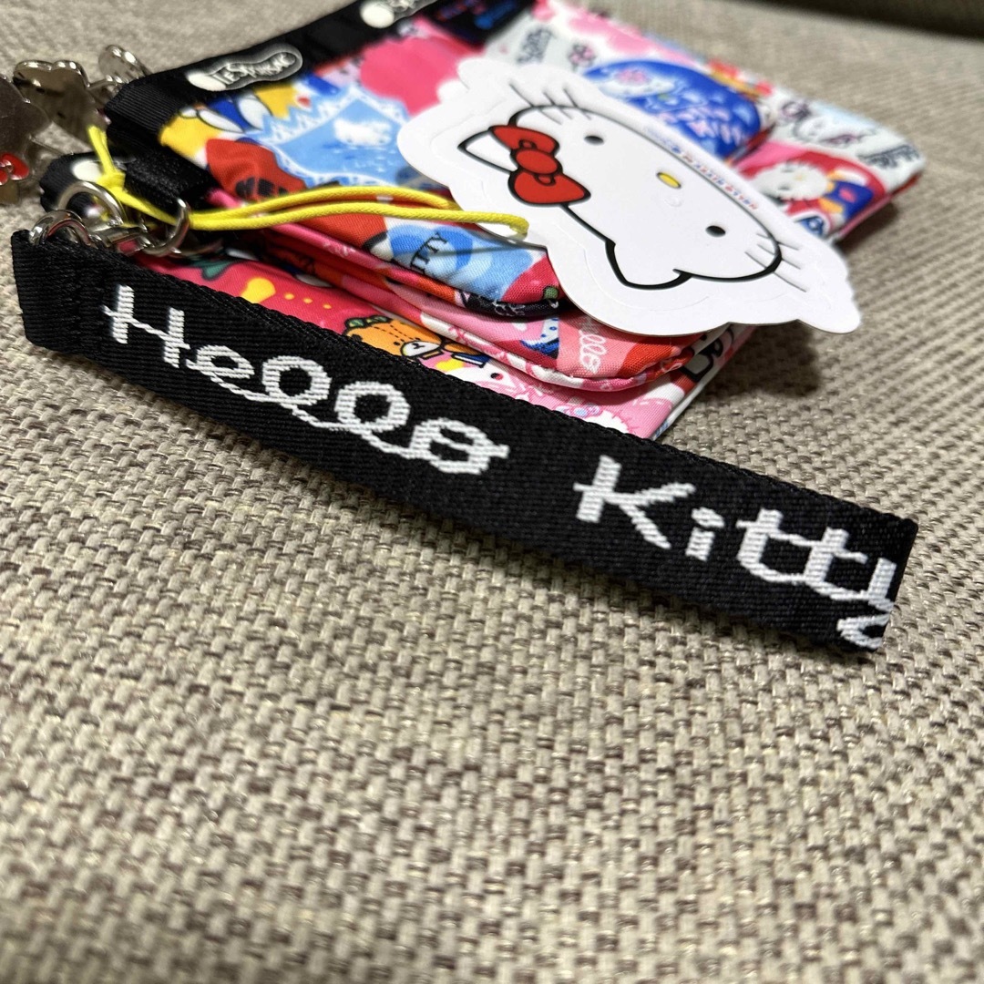 LeSportsac(レスポートサック)のレスポートサック  HELLOKITTY  ハローキティ 3連　ポーチ レディースのファッション小物(ポーチ)の商品写真