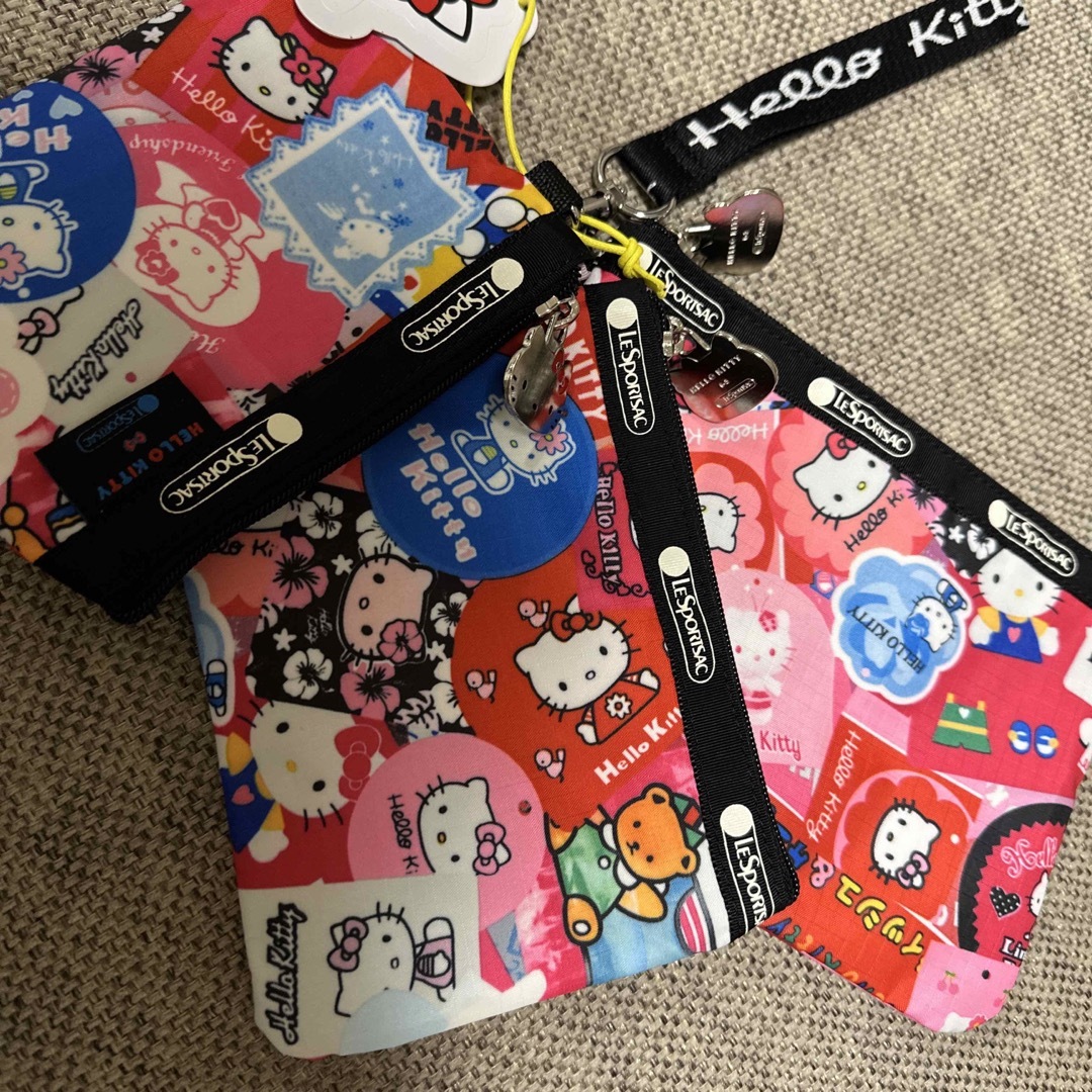 LeSportsac(レスポートサック)のレスポートサック  HELLOKITTY  ハローキティ 3連　ポーチ レディースのファッション小物(ポーチ)の商品写真