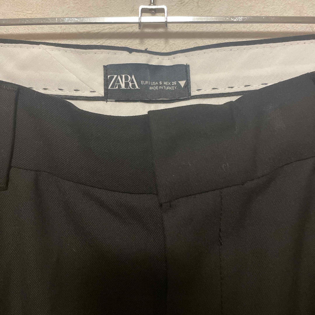 ZARA(ザラ)のZARA ザラ　タックワイドパンツ　美品 レディースのパンツ(カジュアルパンツ)の商品写真