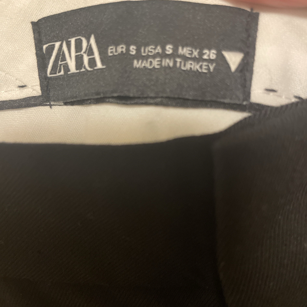 ZARA(ザラ)のZARA ザラ　タックワイドパンツ　美品 レディースのパンツ(カジュアルパンツ)の商品写真